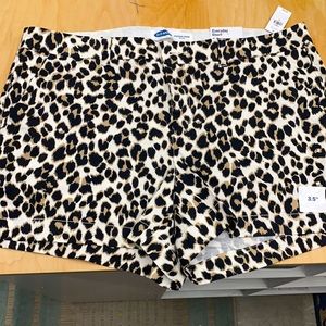 Everyday short mid-rise